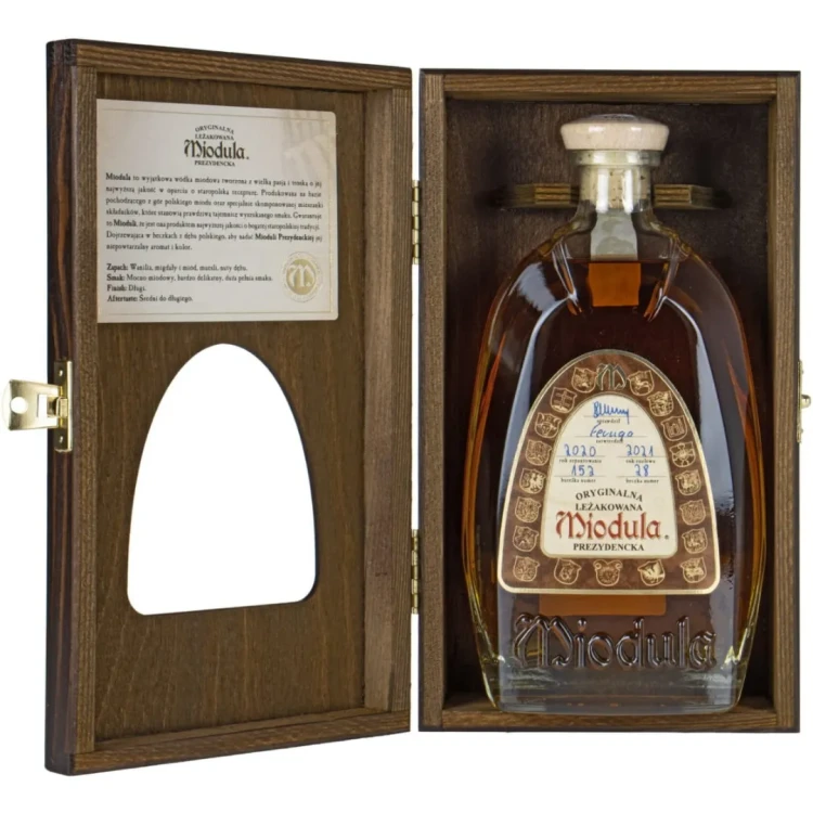miodula-prezydencka-40-1-5l-czarna-skrzynka